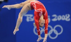 米兰体育官网-灰熊强行终结开拓者，文班亚马关键战不手软