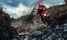 米兰体育-当神话照进现实，希腊碾压多特蒙德，萨拉赫点燃赛场之夜