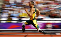 米兰体育官网-逆转之夜，雷霆如何用坚韧撕碎活塞的冠军梦