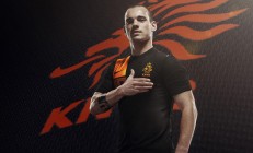 ac米兰官网-绿茵场上的逆转与乒乓球台的烈焰，当波兰足球遇见张本智和的火热状态