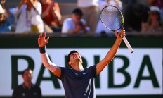 ac米兰下载-拉沃尔杯力克澳网，辛纳点燃赛场的简单介绍