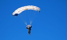 中国米兰体育-浓眉关键制胜，独行侠一波带走辽宁队，战术博弈与决胜时刻