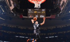 中国米兰体育-当江苏横扫新奥尔良，一场跨越现实的篮球寓言