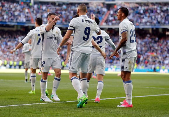 欧巴梅扬助阿拉维斯取得关键胜利 欧巴梅扬助阿拉维斯取得关键胜利