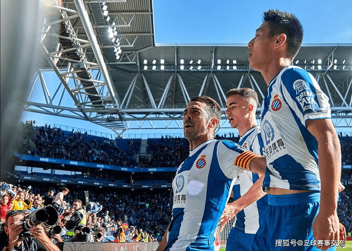 纽约女子足球联赛开幕式震撼登场