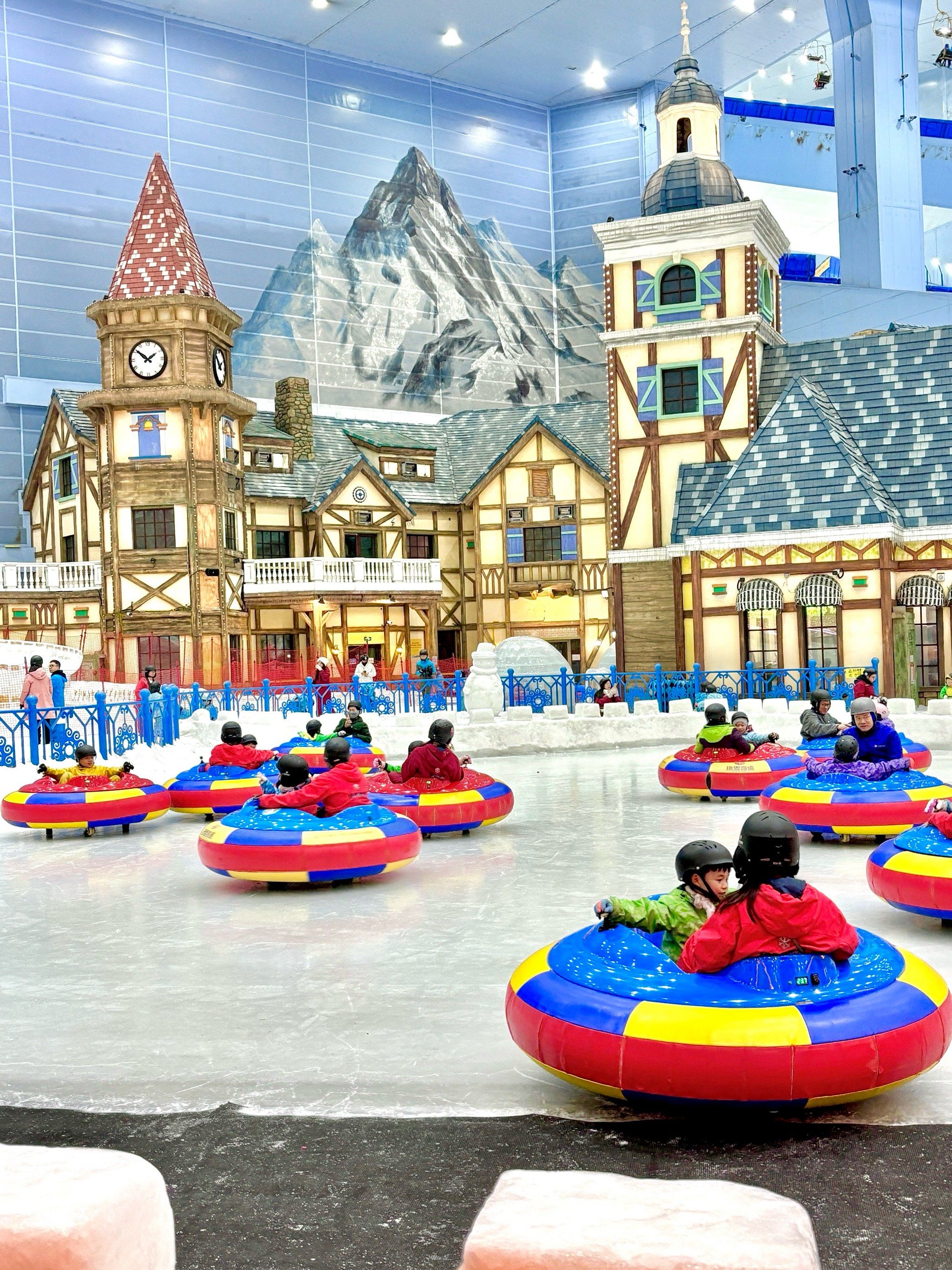 冰雪传奇风采再现，创戴加冰上乐园氛围