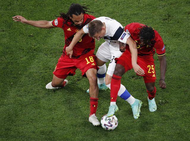 包含比利时足球赛季走势堪忧引发球迷担忧的词条