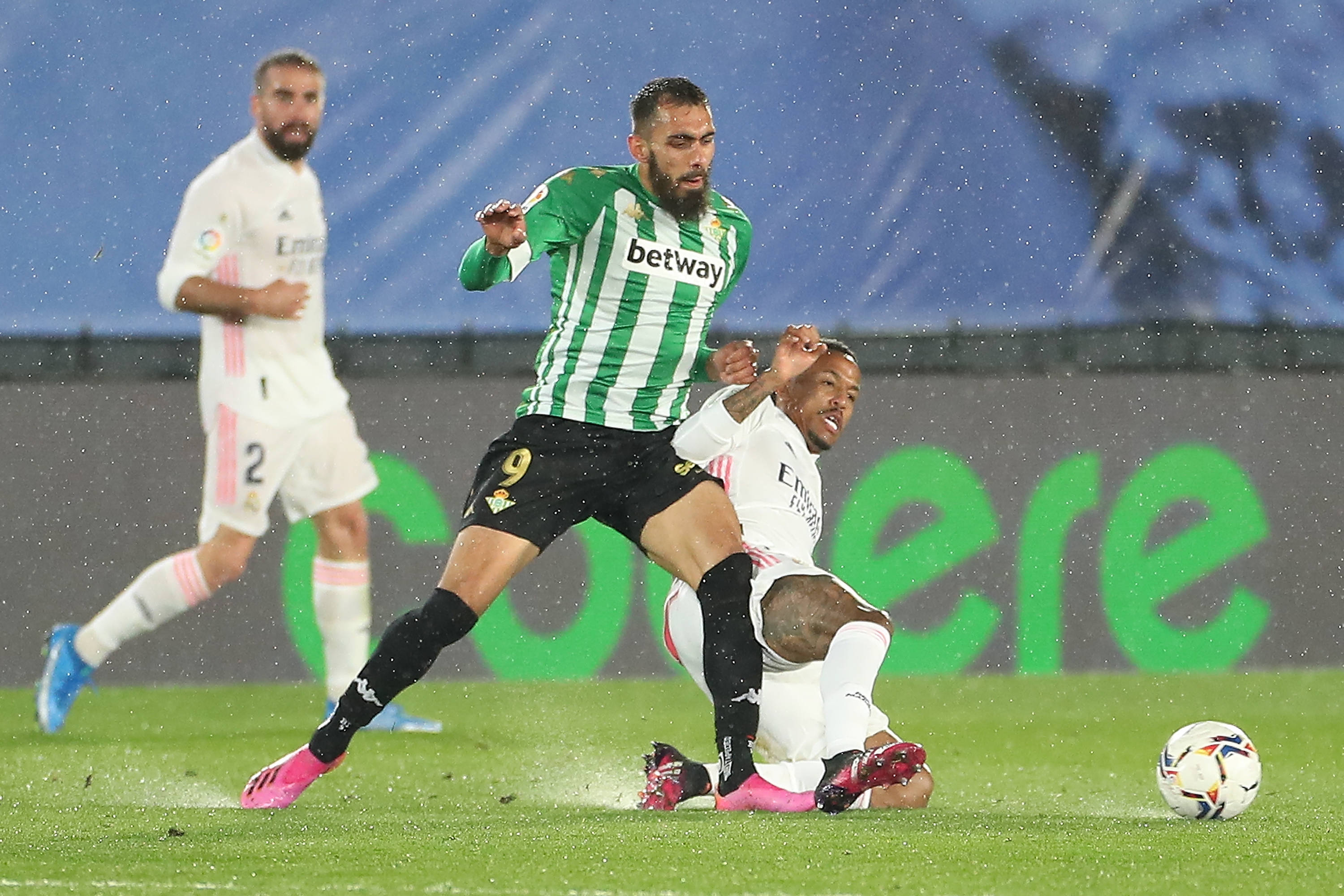 巴伦西亚客场大获胜利,小组出局的简单介绍 巴伦西亚客场大获胜利,小组出局的简单介绍