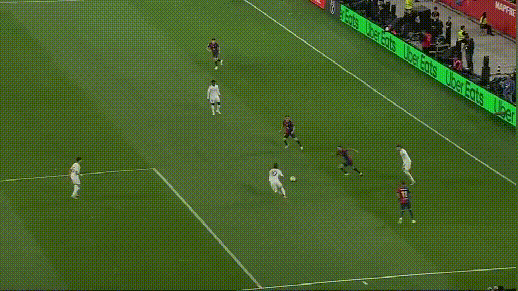 关于巴萨完胜希腊，莫德里奇刷新纪录的信息