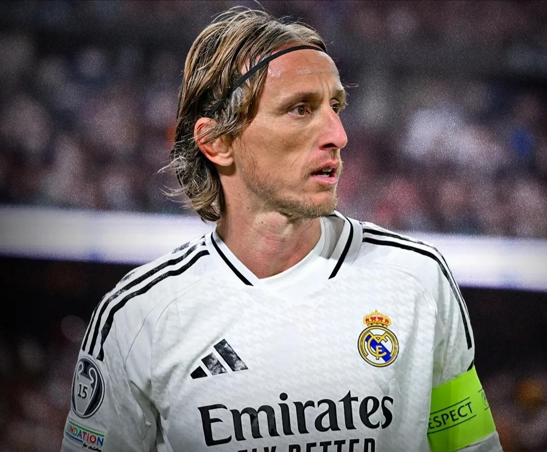 关于巴萨完胜希腊，莫德里奇刷新纪录的信息