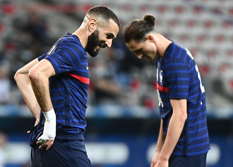 包含法国队碾压丹麦队，黄鸭组合高光表现的词条