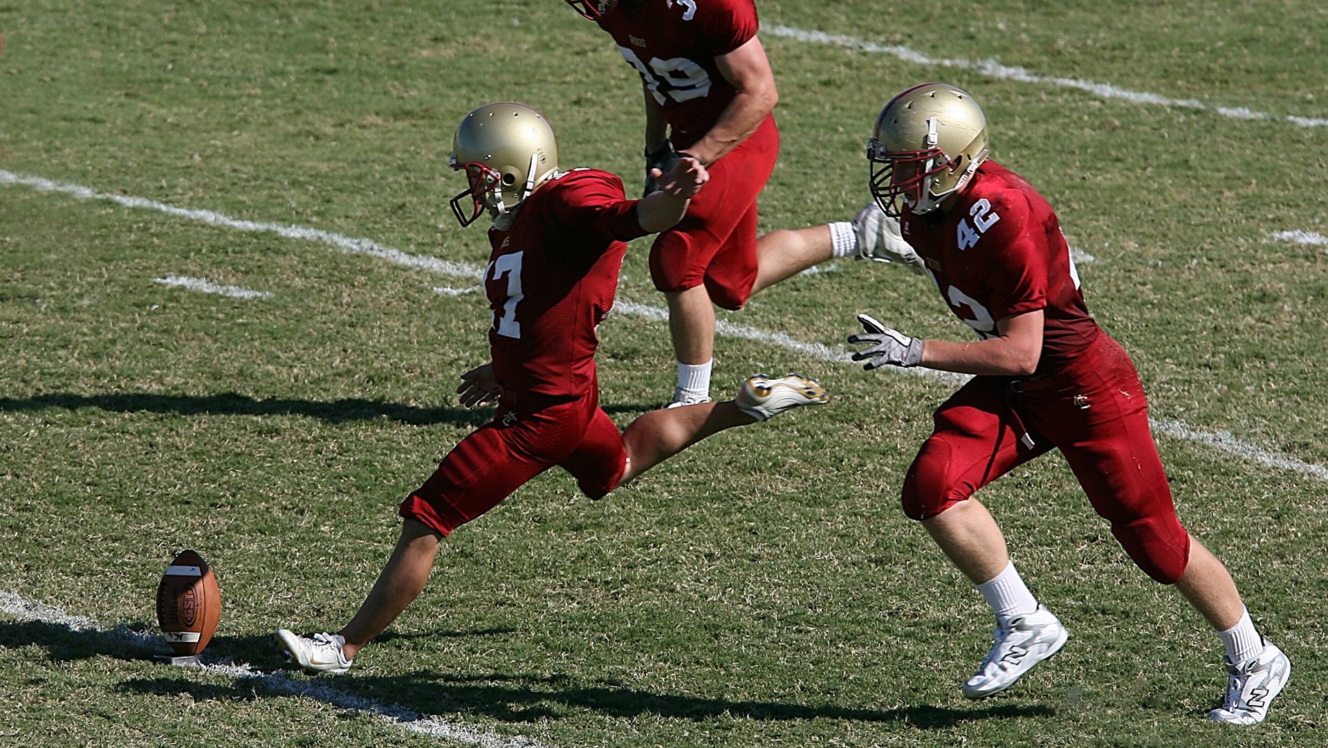 绿茵场上的骑士与独行侠,德甲争冠焦点战中的火力压制哲学