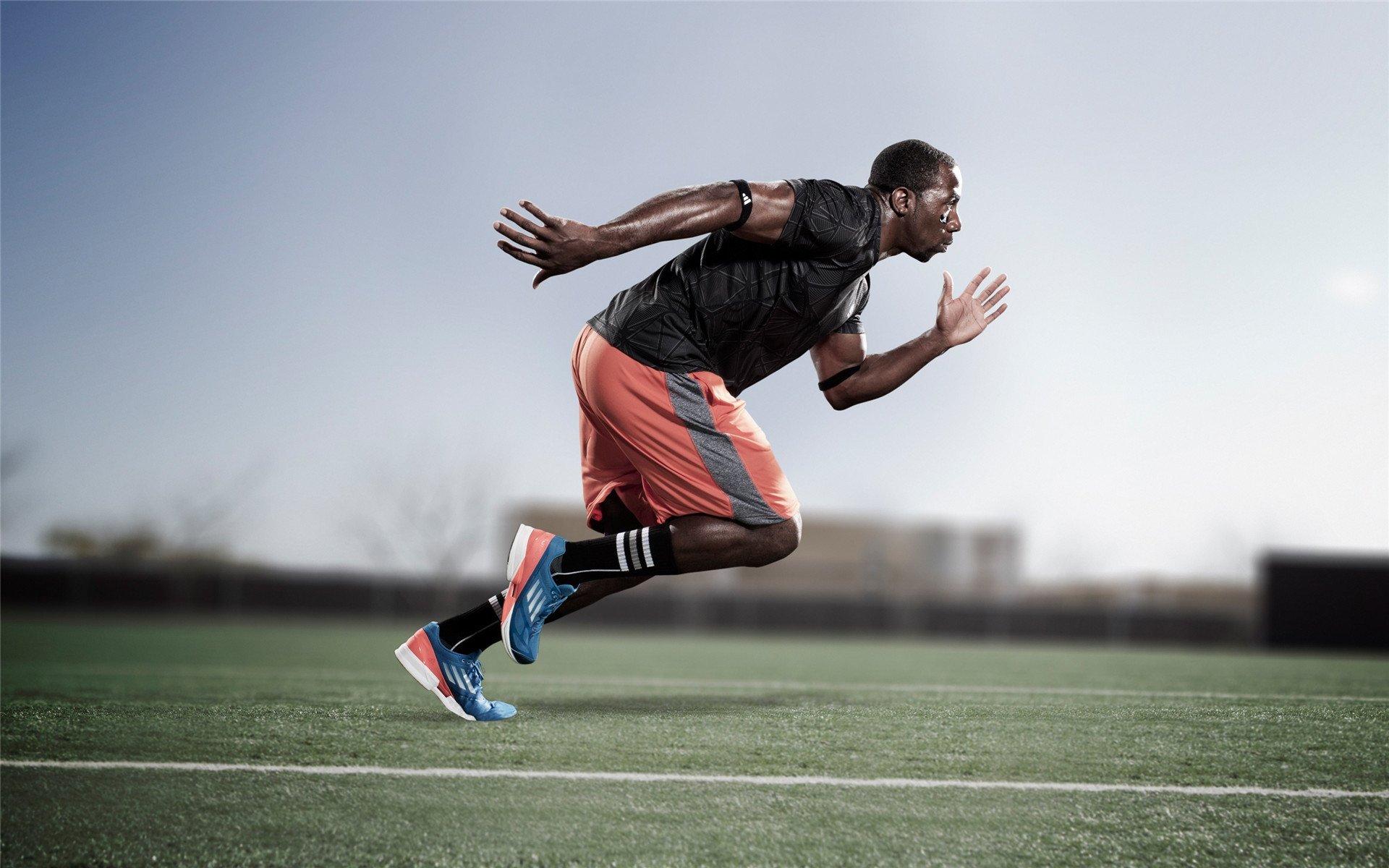 红牛二队力克哈斯车队，佩雷兹点燃赛场，一场技术与意志的胜利