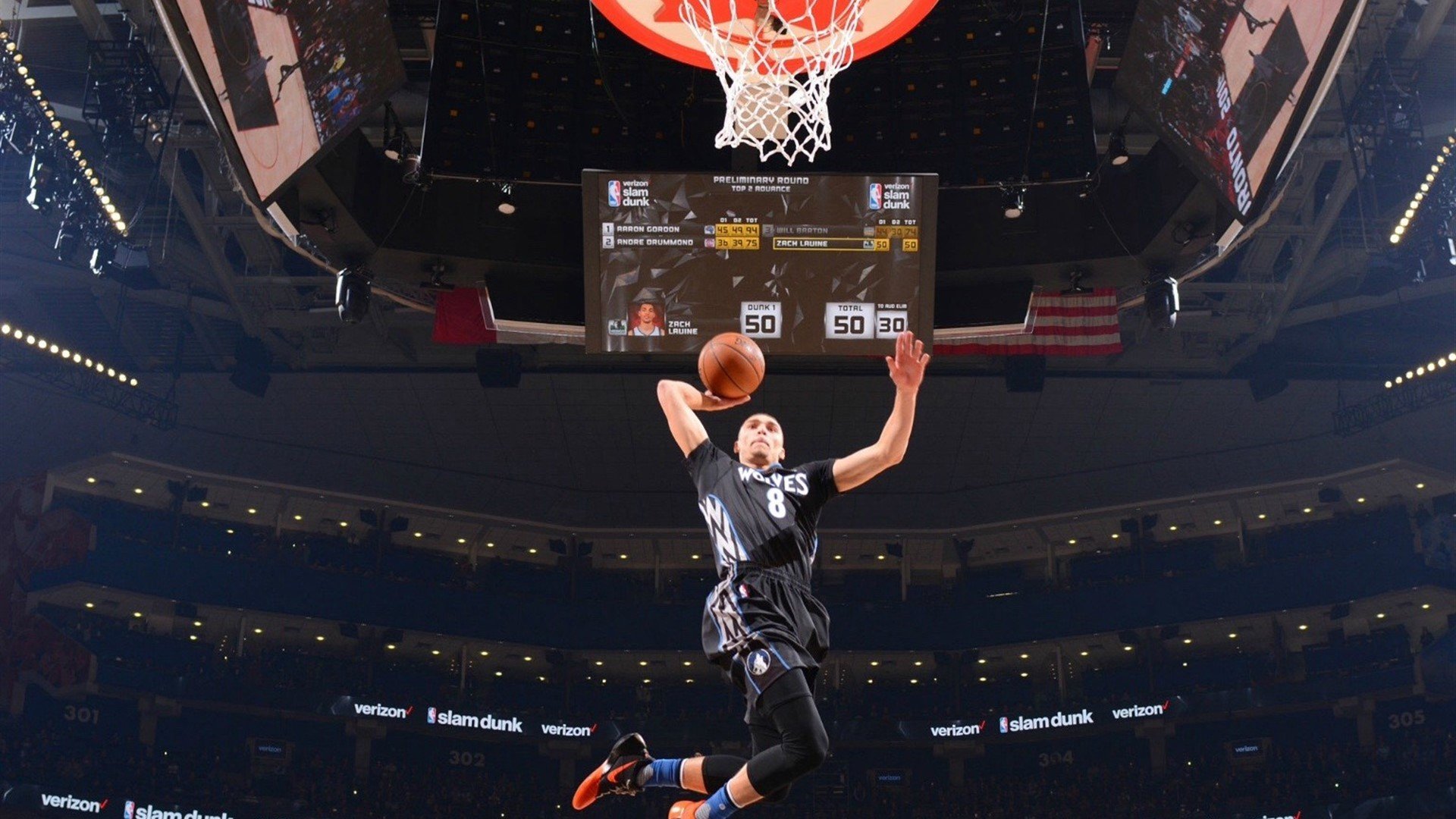布克封神夜，一场唯一的爵士对阵鹈鹕，赛后评分拉满的不仅是数据